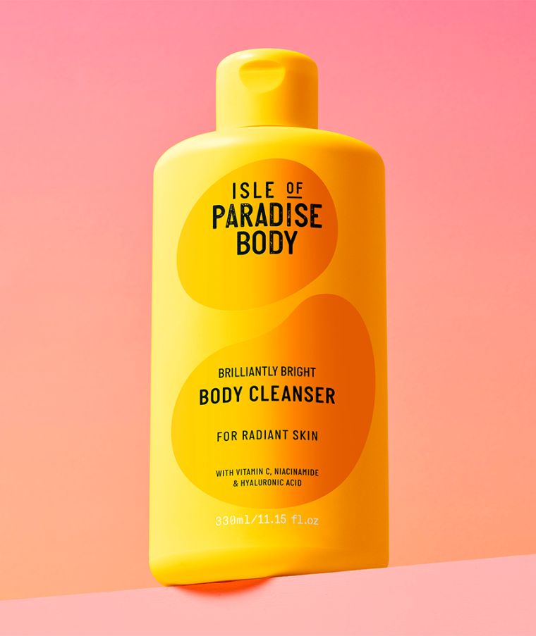 Isle of Paradise Brilliantly Bright Body Cleansing Wash with Vitamin C & Niacinamide