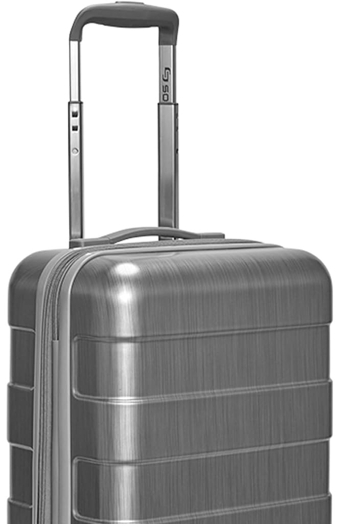 Solo New York 22" Carry On Spinner