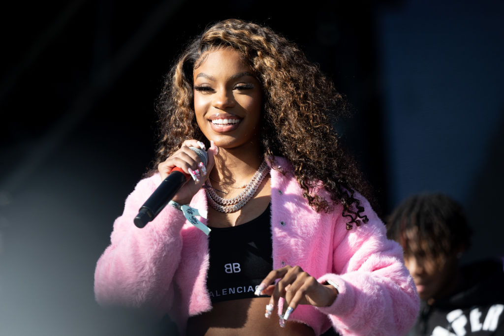 Monaleo and Stunna 4 Vegas get married in a pink themed wedding that has gone viral. 2021 Rolling Loud Los Angeles