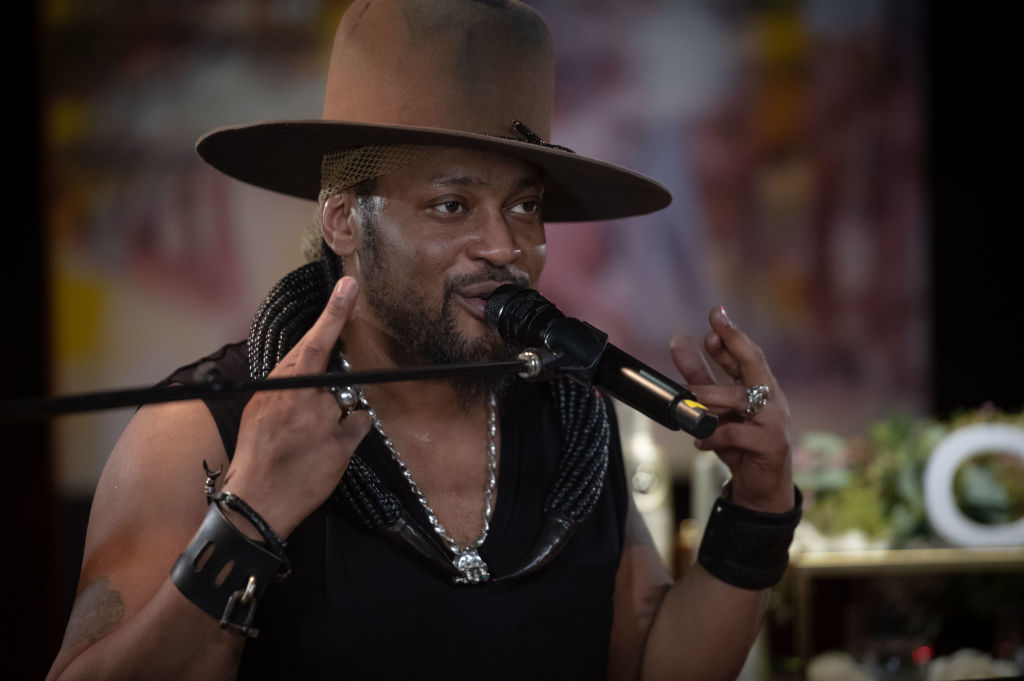 D'Angelo Against 'Friends' Verzuz DJ Battle