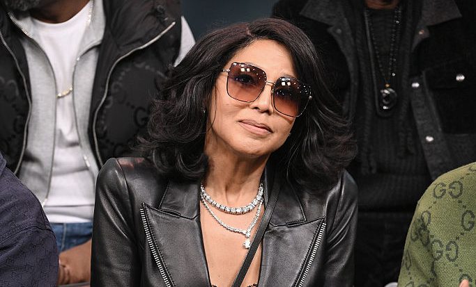 Toni Braxton reminded everyone why diamonds are a girl’s best friend - stepping into daytime TV draped in pure glitz and glamour. The R&B legend made her press rounds today, stopping by Good Morning America, ABC News, and Jenna and Friends to promote her new nationwide tour with New Edition and Boyz II Men.