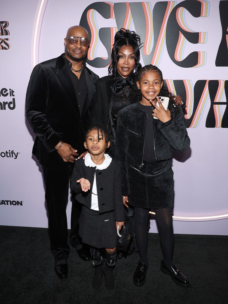 Nikki Taylor Receives The Queen Raising Queens Award - Looking Like Royalty