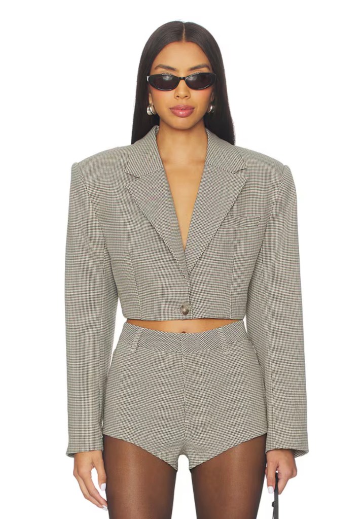 7 Cardi B "Little Miss Drama" Tour Outfit Ideas For The Girls Who Plan To Serve