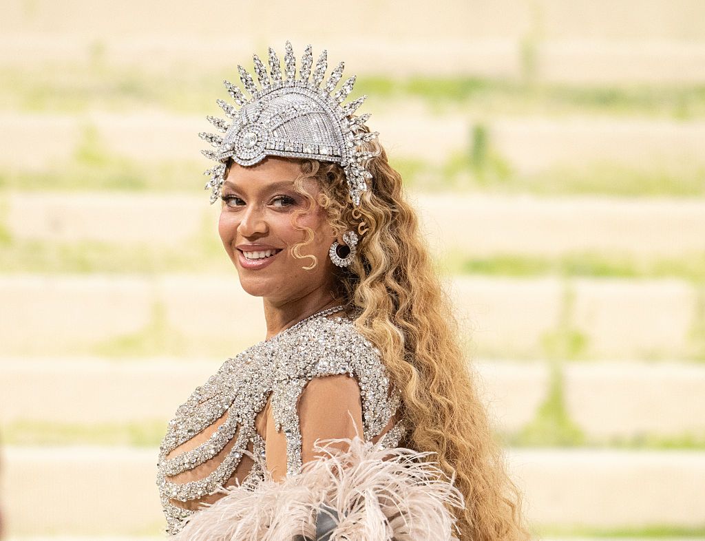 Beyoncé Rocks Crystal Timberland Boots At Yankee Stadium Beyoncé Rocks Crystal Timberland Boots At Yankee Stadium